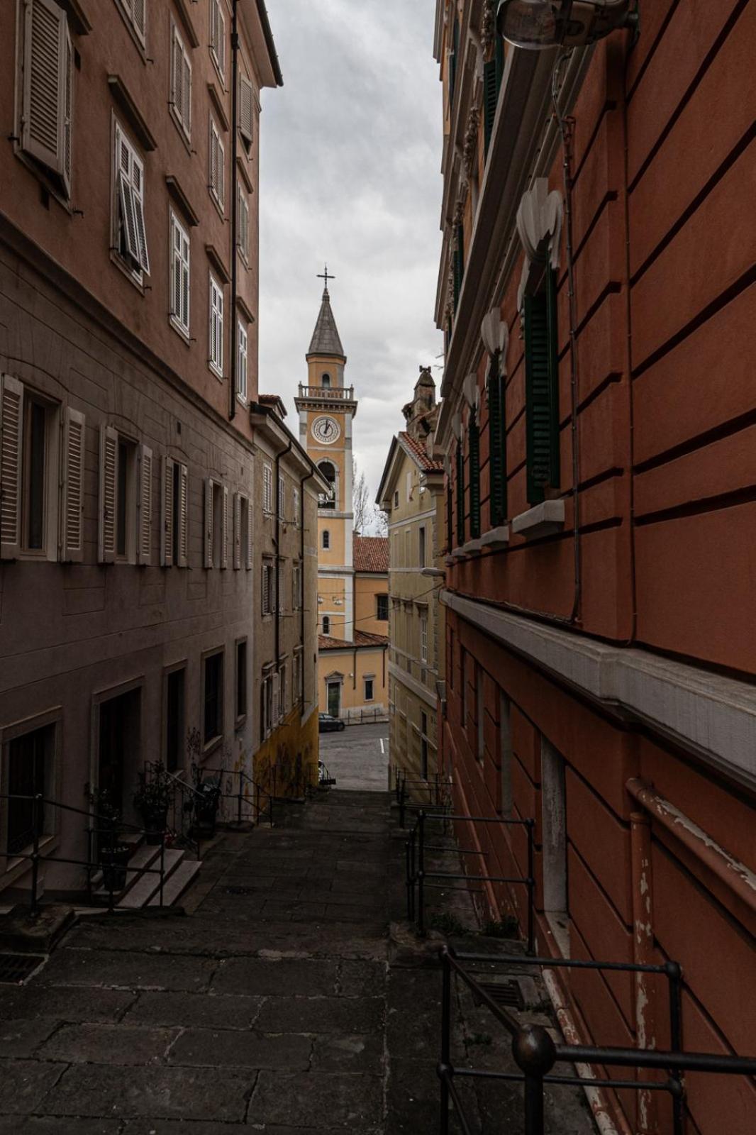 Casa Vacanza Citta Vecchia Trieste Luaran gambar